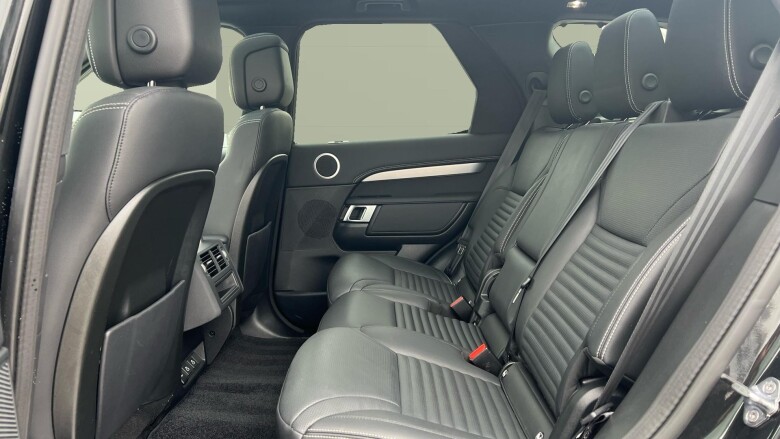 Land Rover Discovery 3.0 D300 R-Dynamic SE 5dr Auto Diesel Station Wagon